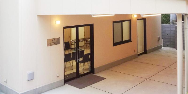 秋田メモリアルホールの外観画像